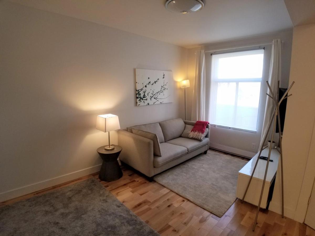 3 Bedroom Near Olympic Stadium มอนทรีอัล ภายนอก รูปภาพ